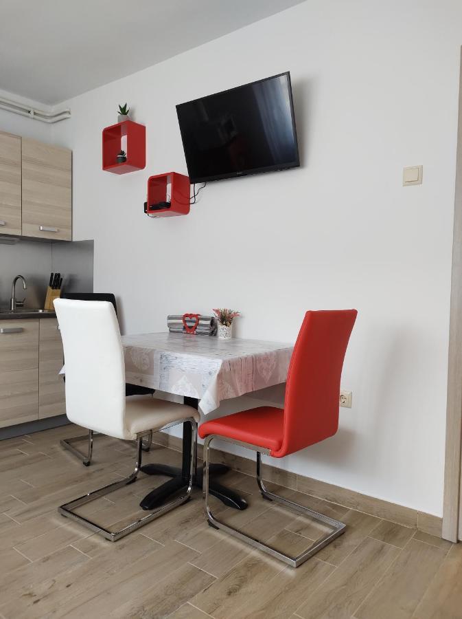 Happy Apartment Karlovac Esterno foto
