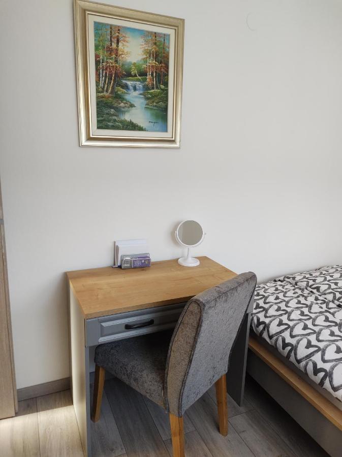 Happy Apartment Karlovac Esterno foto