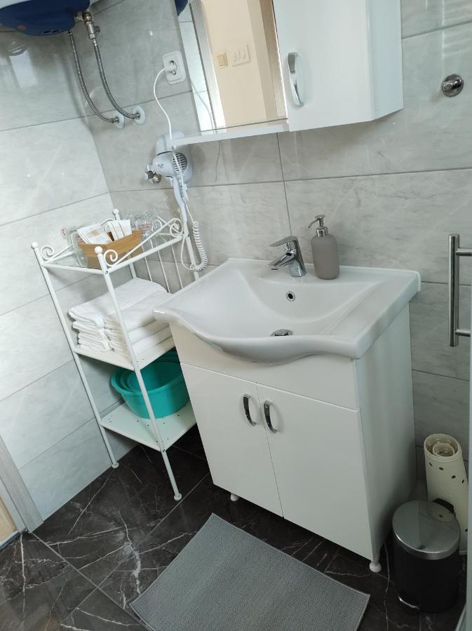 Happy Apartment Karlovac Esterno foto